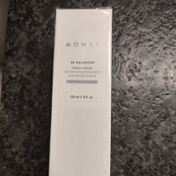 Monat Facial Cleanser - Picture 8 of 9